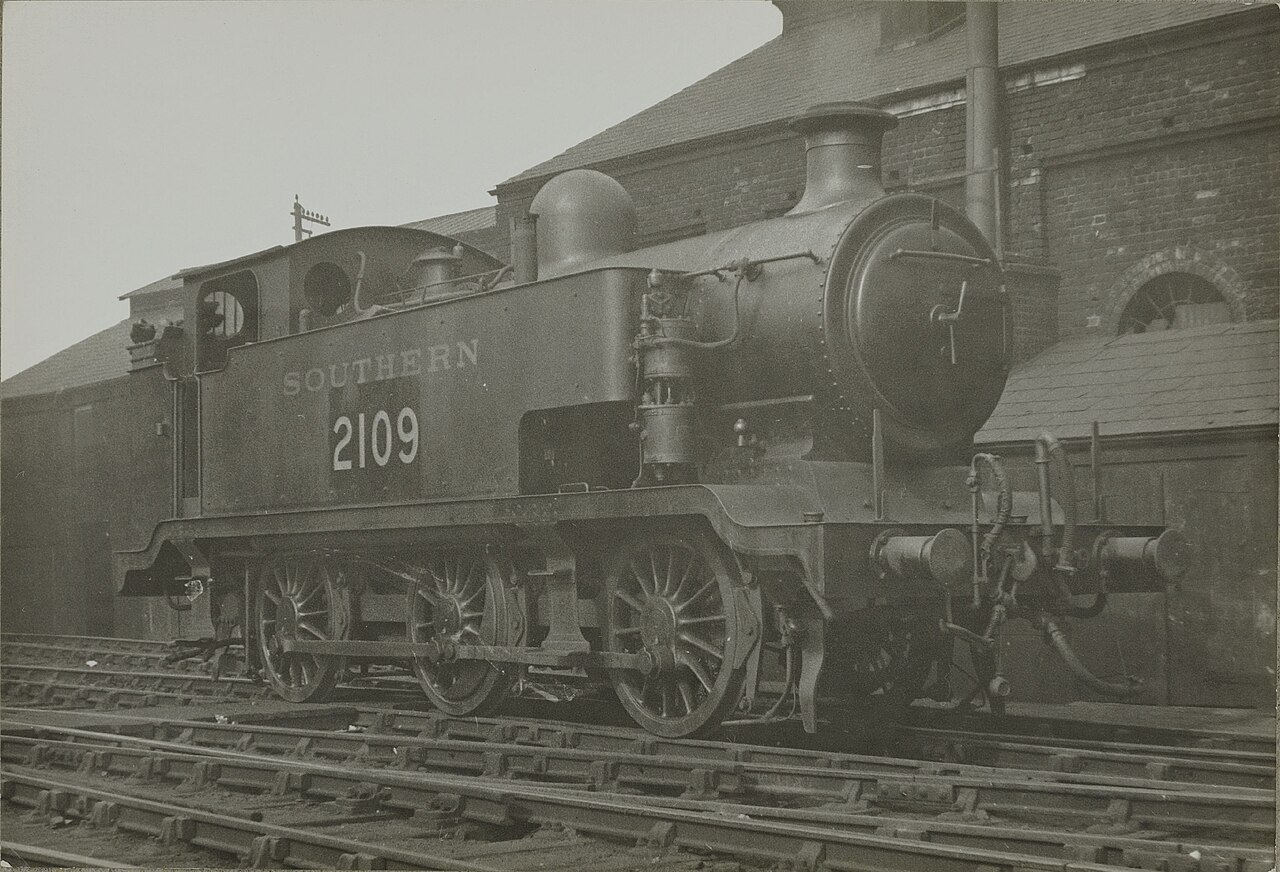LB&SCR E2 class tank engine.