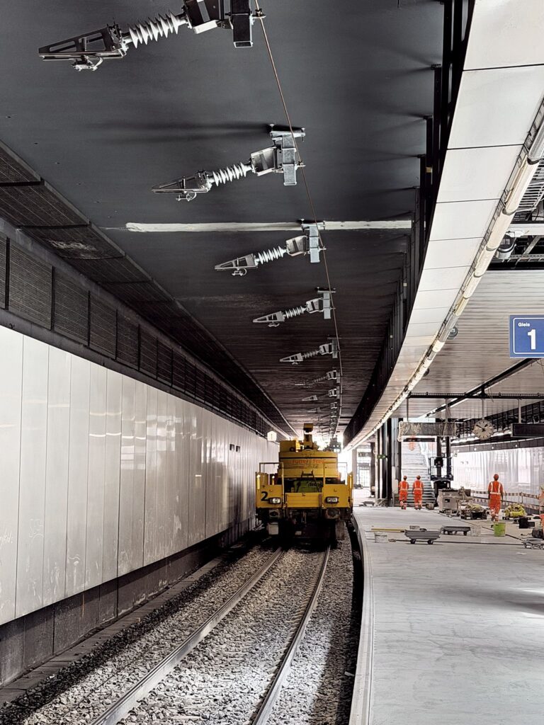 Erfolgreiche Modernisierung der Fahrleitungsanlage im Bahnhof Opfikon