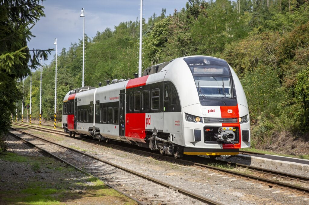 Začalo testování stoprocentního ekologického paliva v motorových vlacích Českých drah