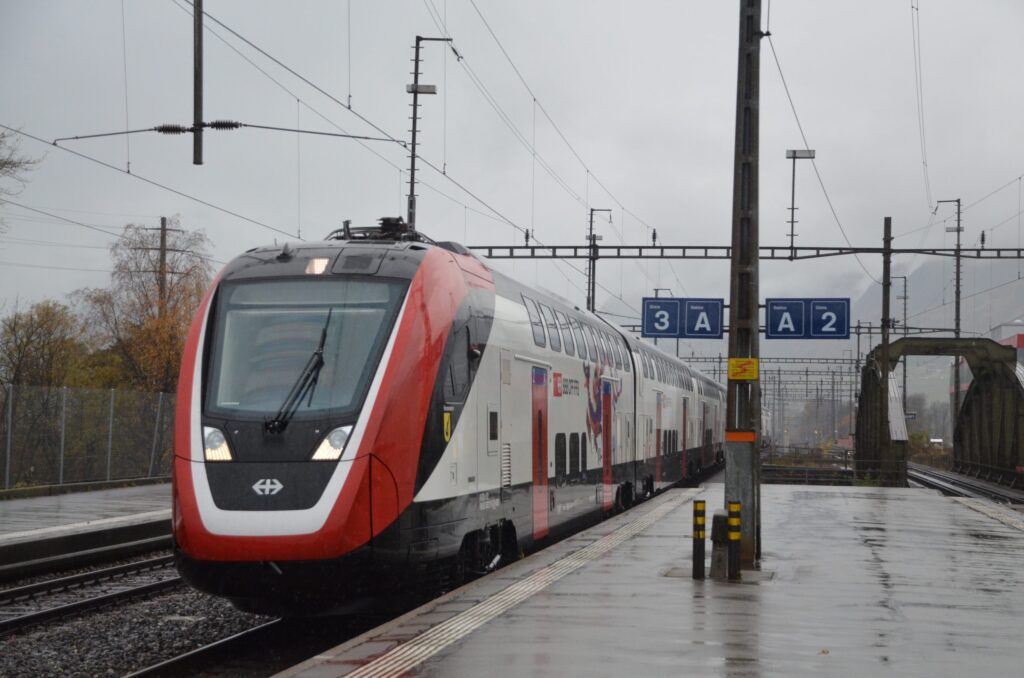 SBB puts modified Twindexx EMU back into regular service